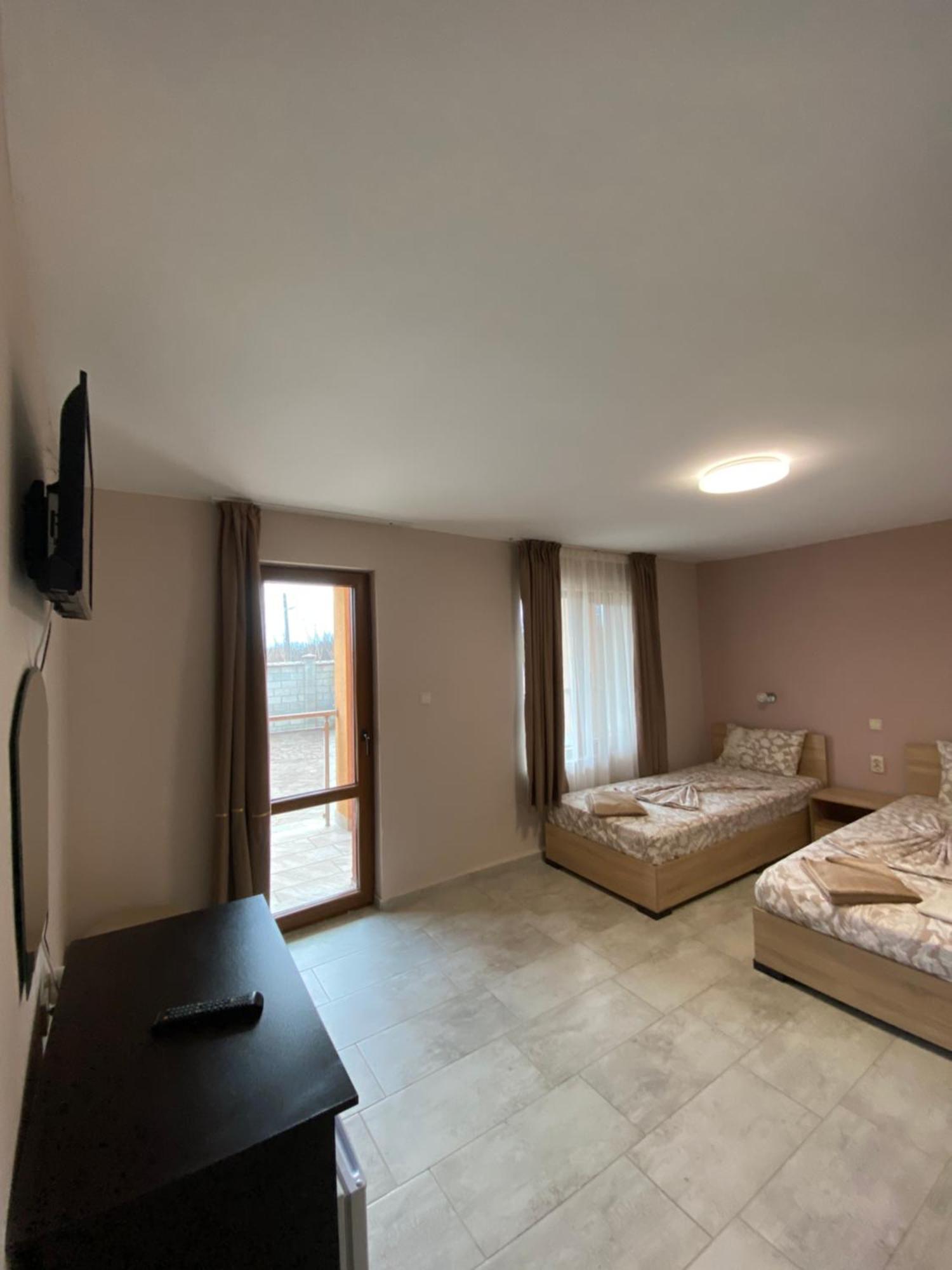 Guest Rooms Wild Duck Ezerets 외부 사진