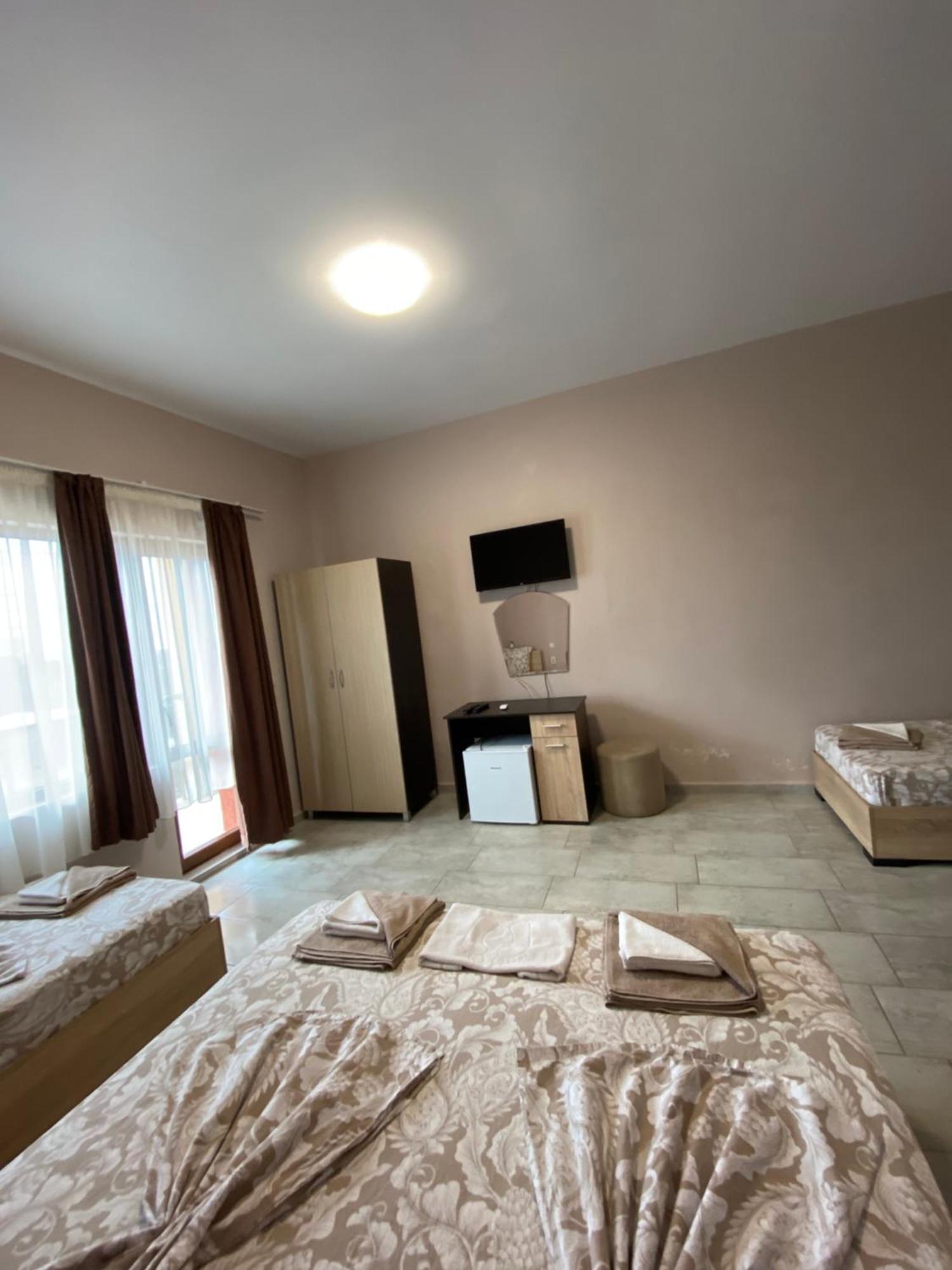 Guest Rooms Wild Duck Ezerets 외부 사진