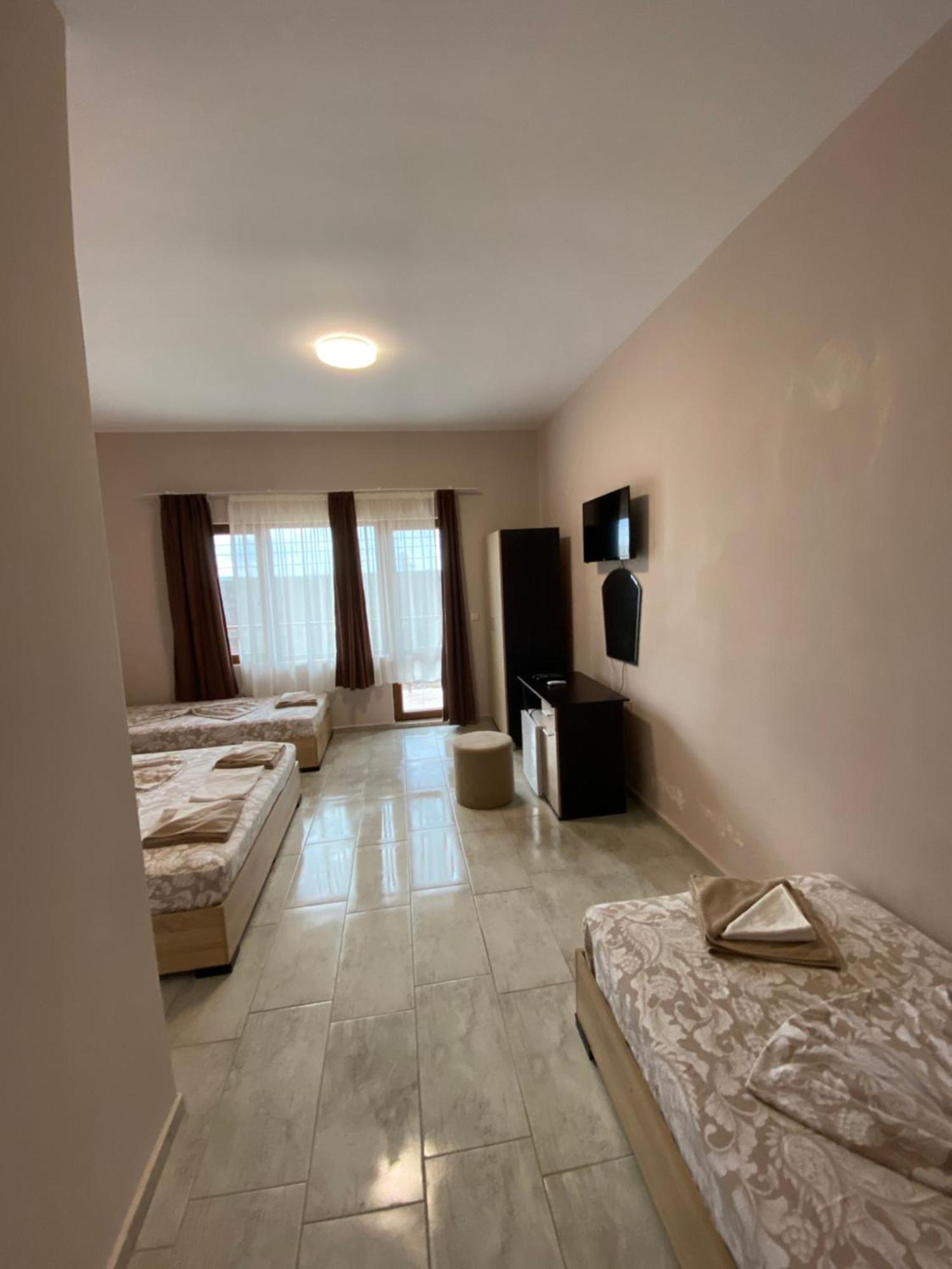 Guest Rooms Wild Duck Ezerets 외부 사진