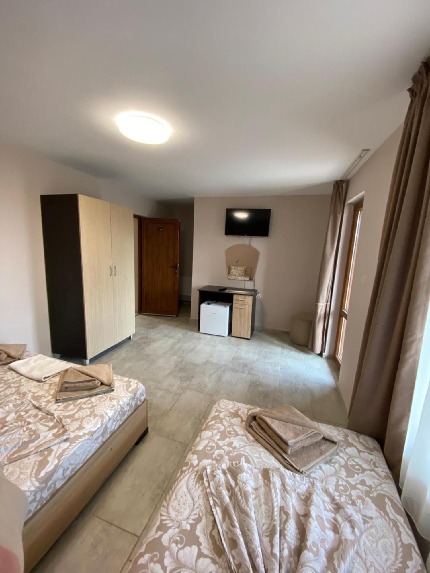 Guest Rooms Wild Duck Ezerets 외부 사진