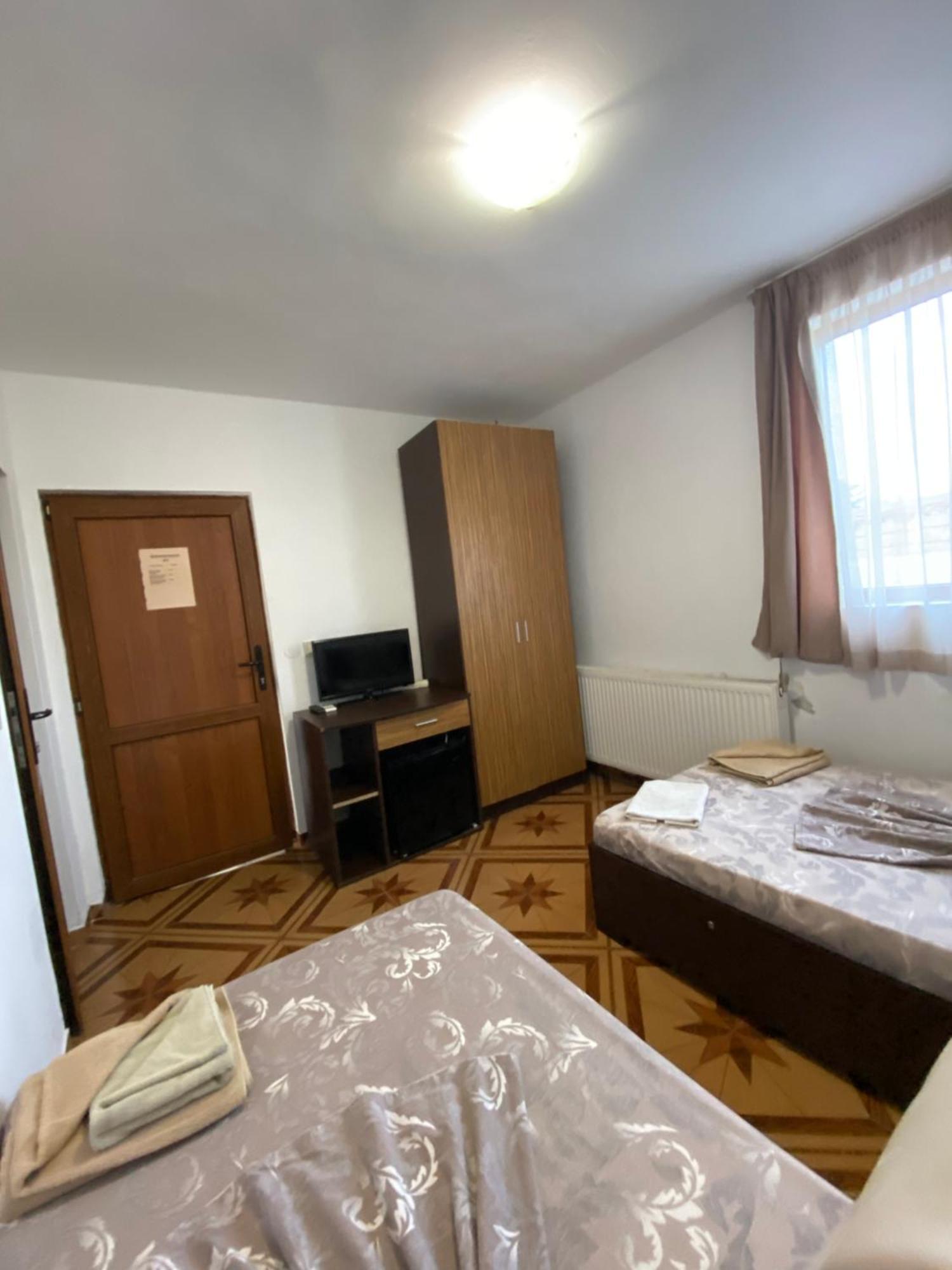 Guest Rooms Wild Duck Ezerets 외부 사진