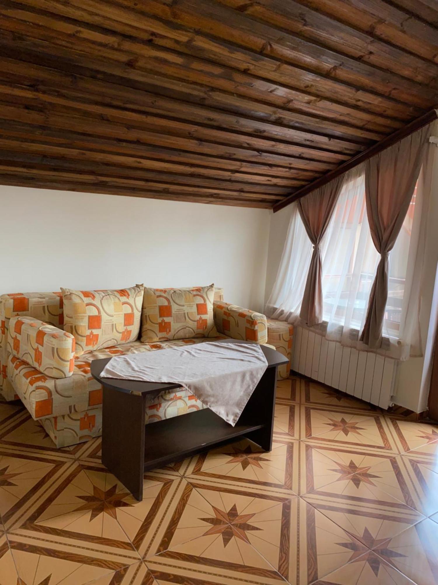 Guest Rooms Wild Duck Ezerets 외부 사진