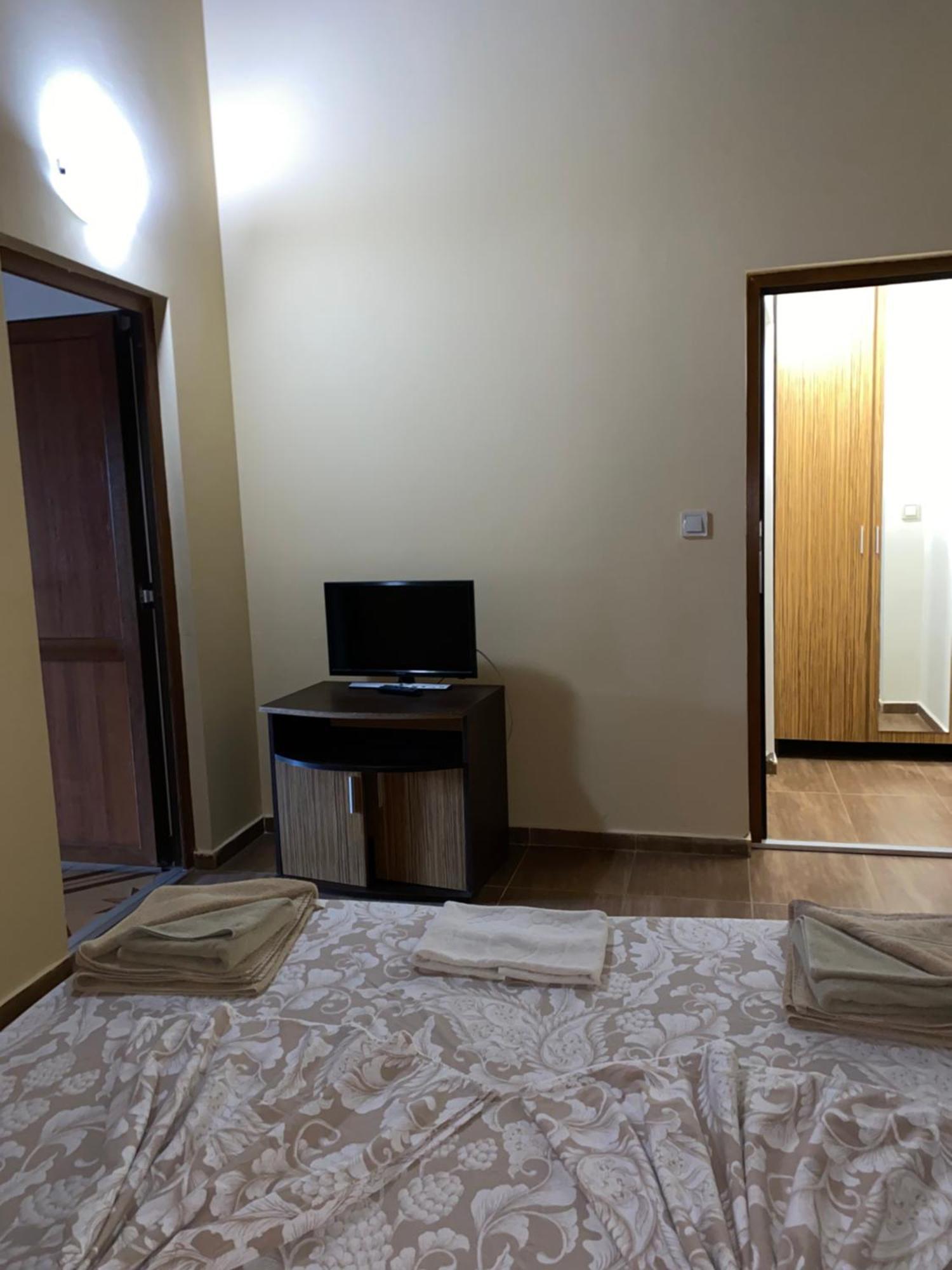 Guest Rooms Wild Duck Ezerets 외부 사진